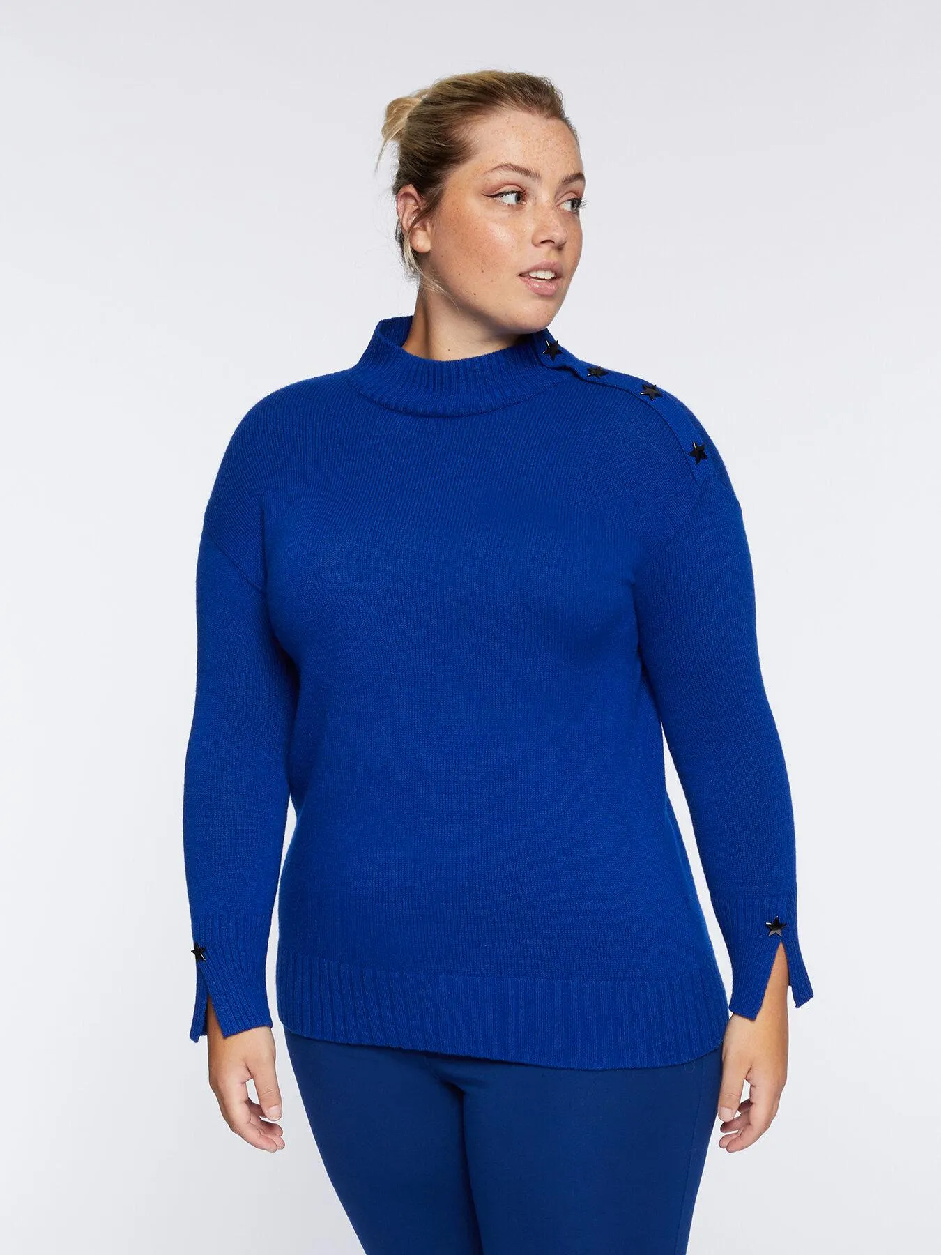 Maglia con bottoni a stella sulle spalle