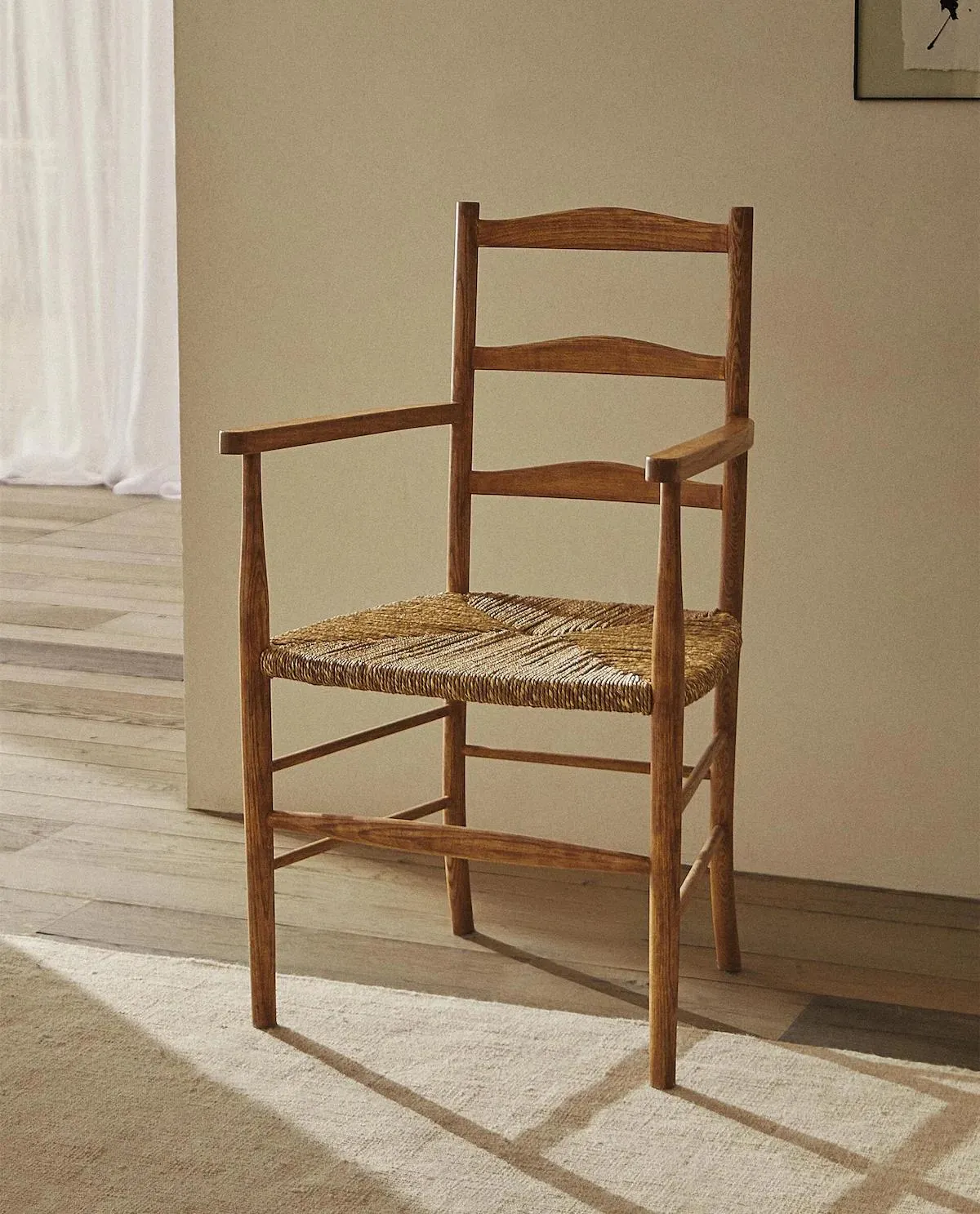 SEDIA IN FRASSINO E SEAGRASS CON BRACCIOLI