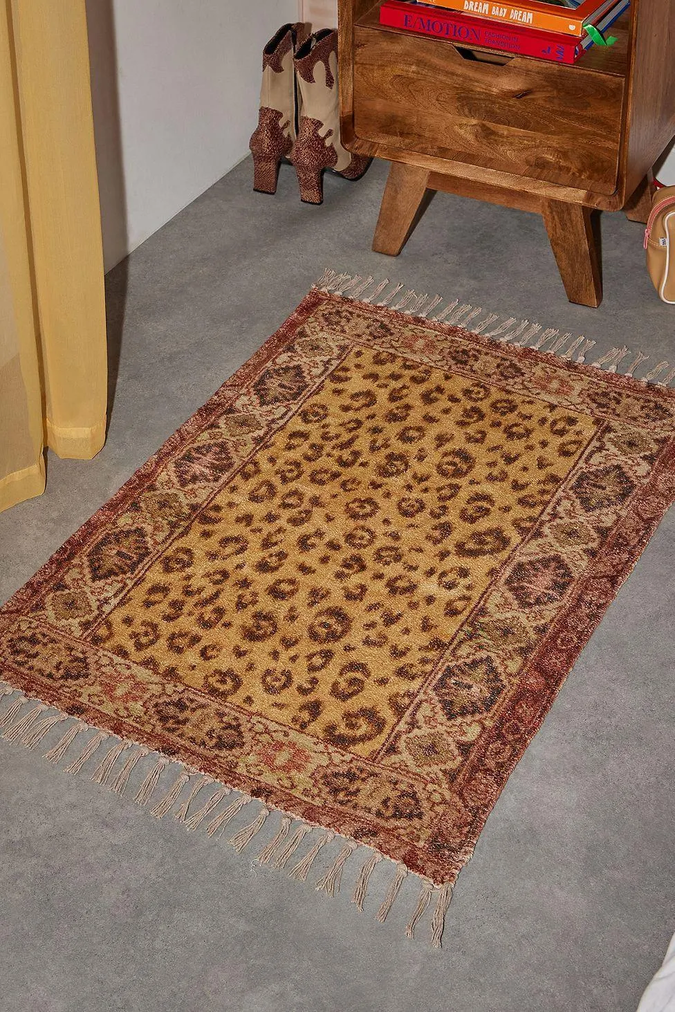 Leonore Gold Chenille 2x3 Rug
