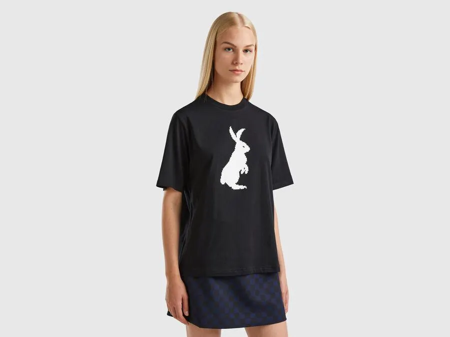 T-shirt con stampa coniglio
