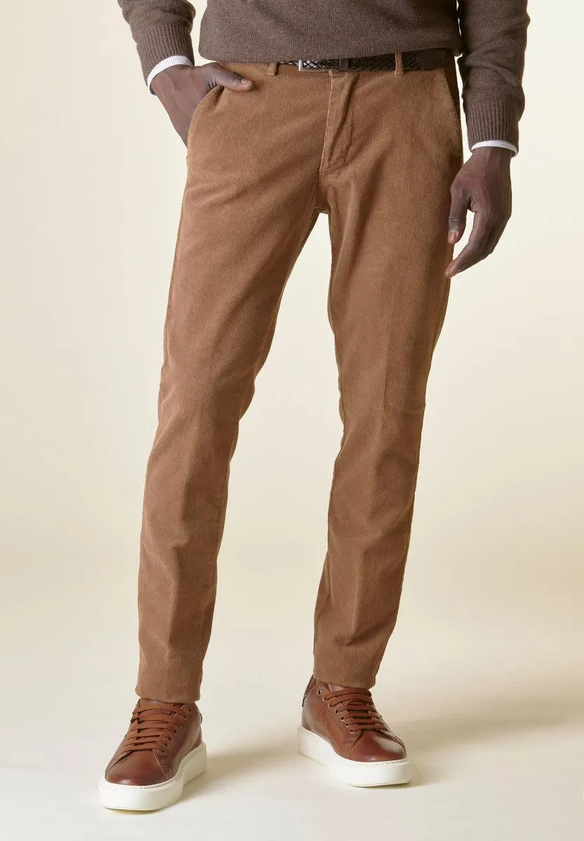 Pantalone nocciola velluto slim