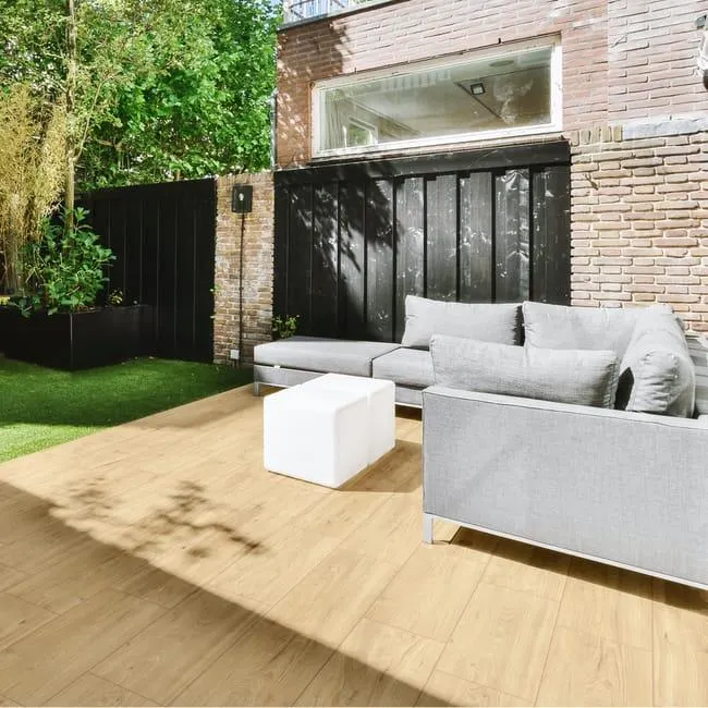 Piastrella da pavimento esterno 20 x 60 cm Sp. 8.2 mm rettificato Wakefield in gres porcellanato smaltato beige opaco traffico intenso (pei 4/5) R11 1.2 mq