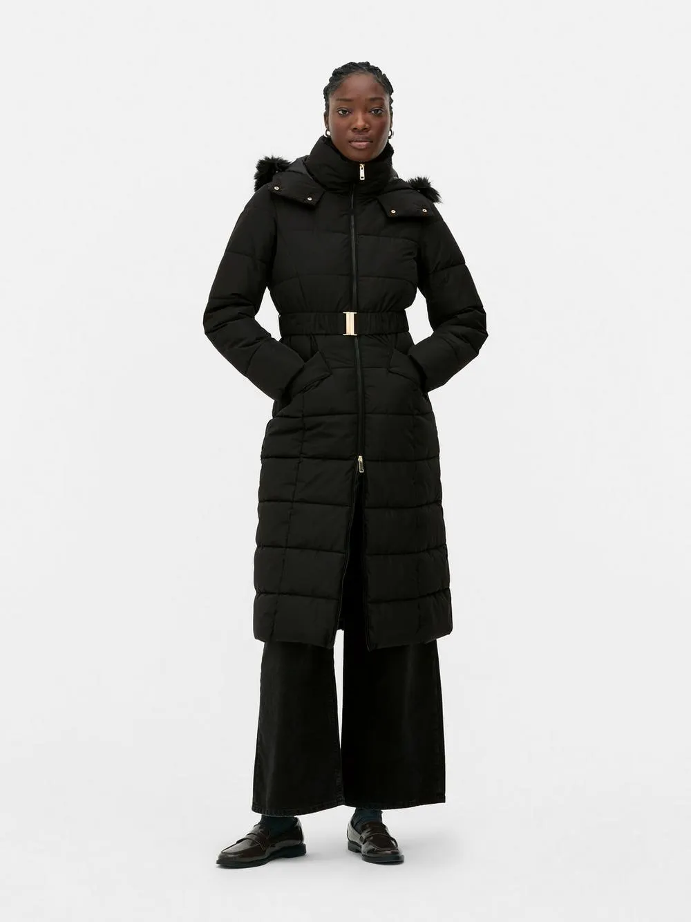 Piumino lungo stretto in vita