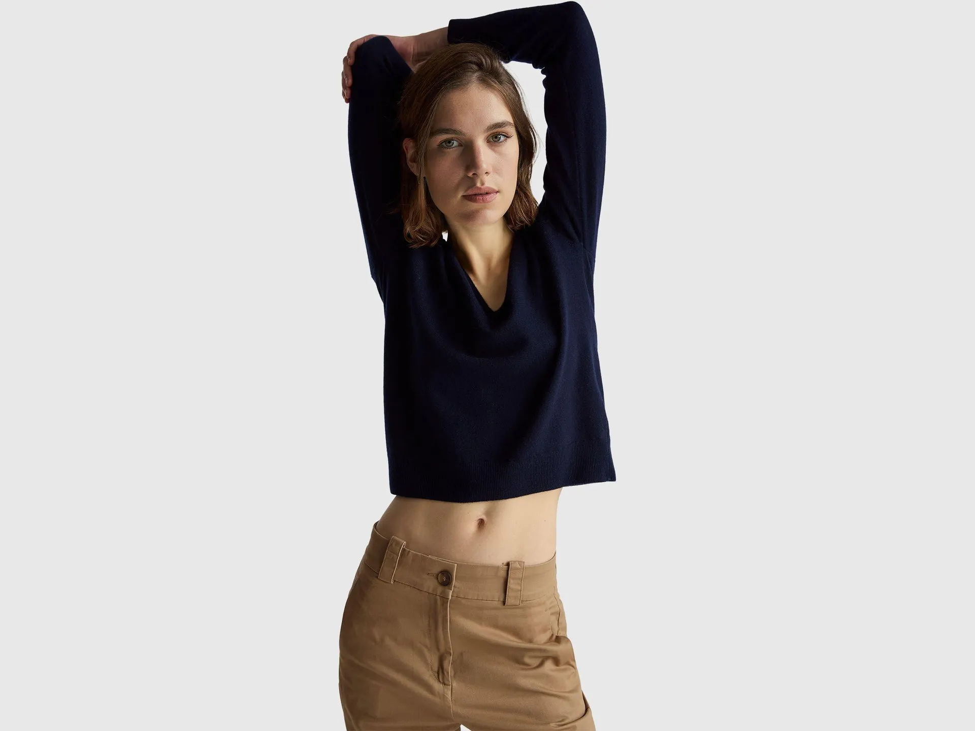 Maglione blu scuro con scollo a V in pura lana Merino