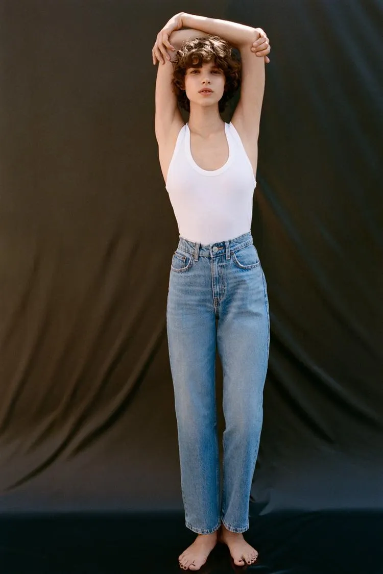 TRF MOM FIT HIGH-WAIST JEANS