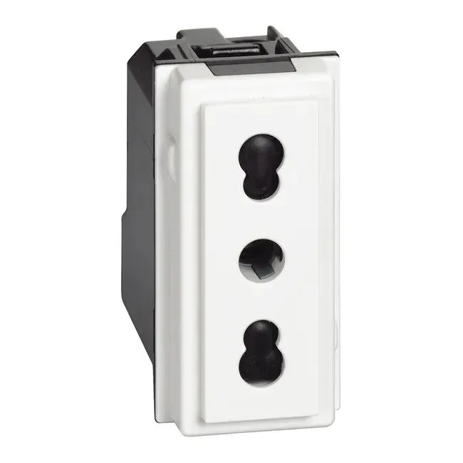 Presa di alimentazione Living Now BTICINO 10-16 A, colore bianco