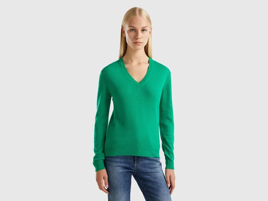 Maglia con scollo a V verde in pura lana Merino
