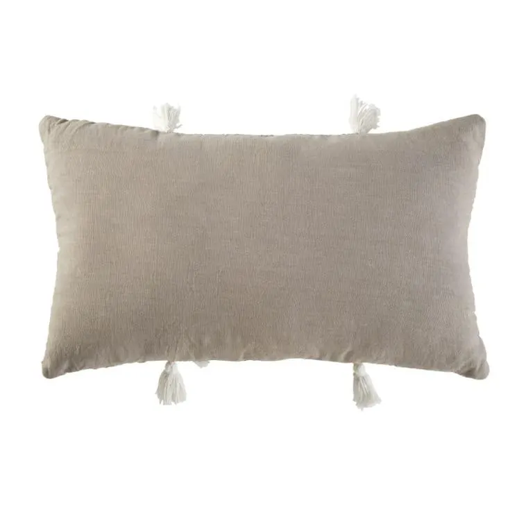 Cuscino in cotone riciclato intessuto tortora con pompon 30x50 cm