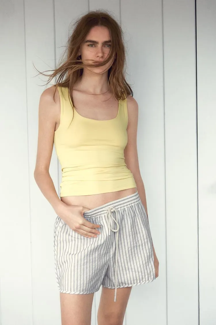 MAGLIETTA POLIAMMIDE CON SPALLINA LARGA