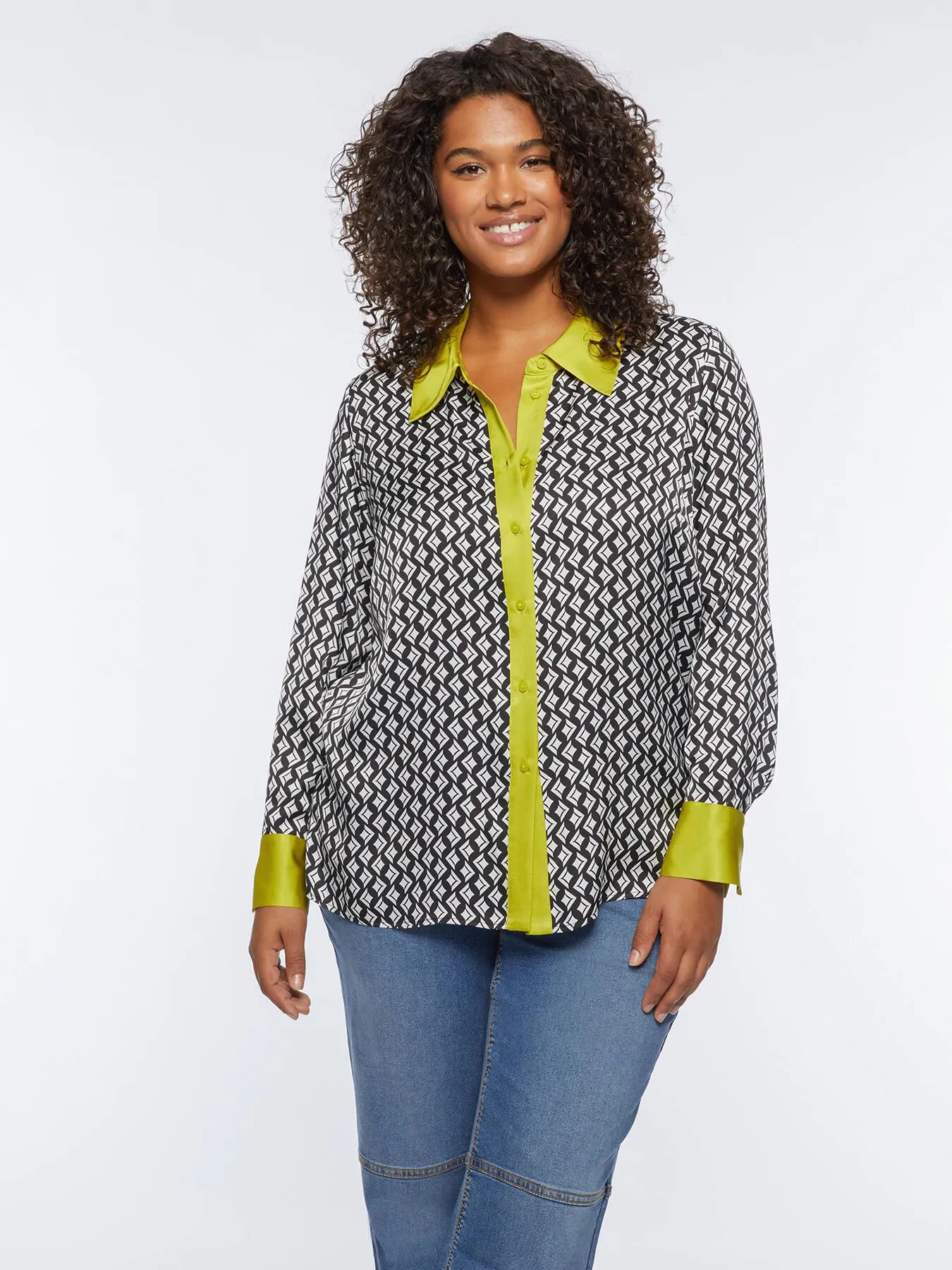 Camicia dalla stampa geometrica