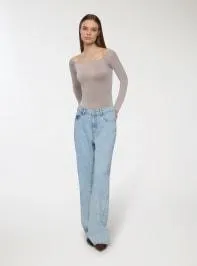 Body elasticizzato spalle scoperte Tortora