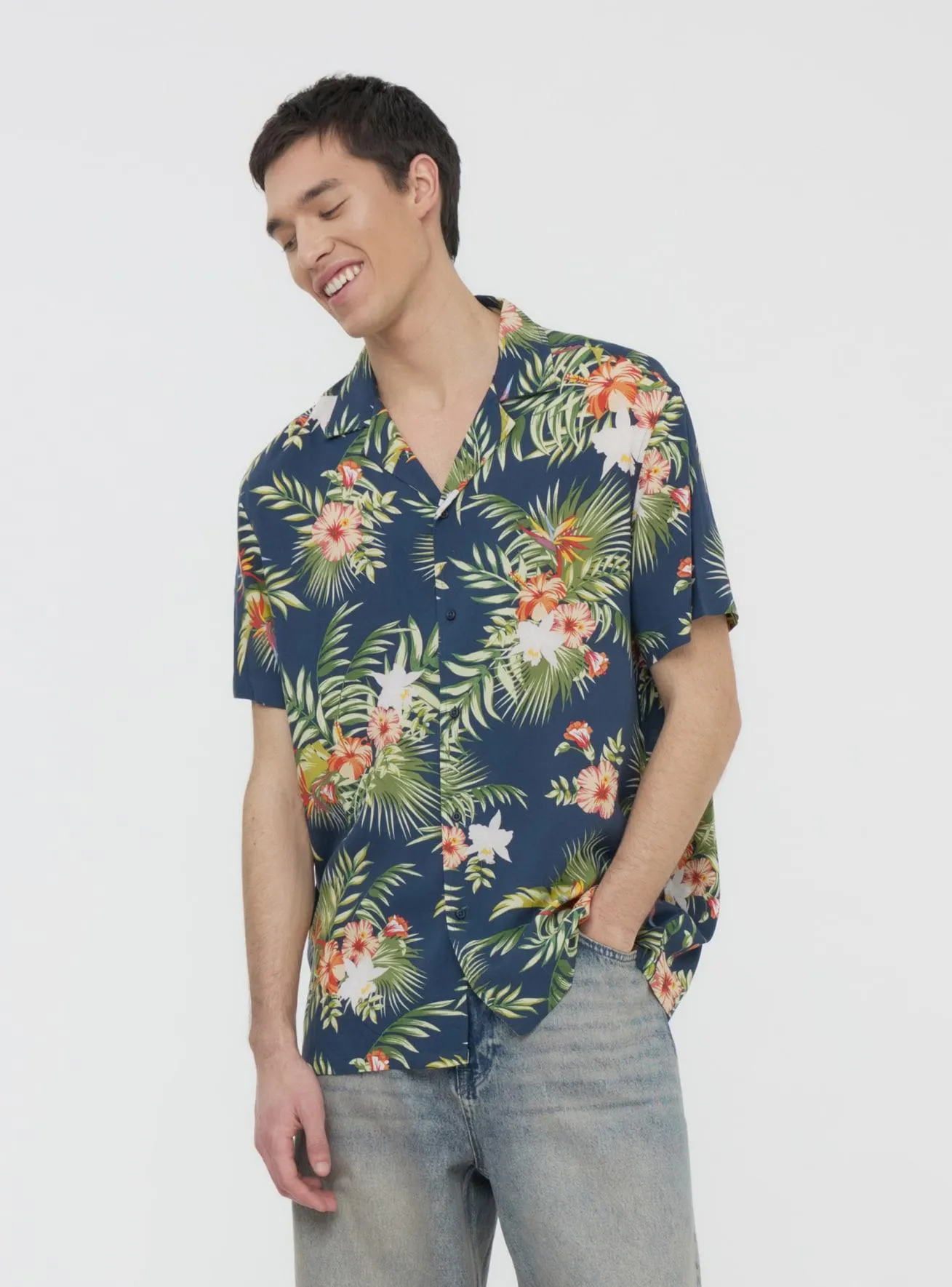 Camicia a fiori colorati Var blu navy