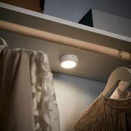 PUNTO LUCE LAKAO PLASTICA BIANCO D7 CM LED 210LM LUCE NATURALE CON USB