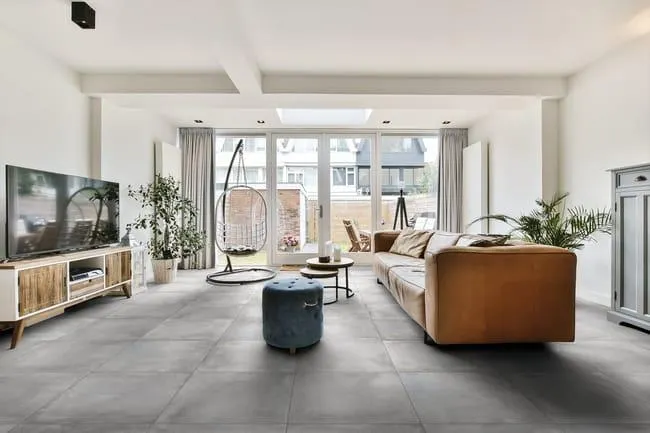 Piastrella da pavimento e rivestimento interno 60.4 x 60.4 cm Sp. 7.4 mm Roller in gres porcellanato smaltato grigio opaco traffico intenso (pei 4/5) R9 1.46 mq