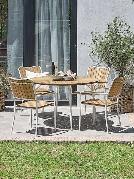 Tavolo BASTRUP Ø120 + 4 sedie BASTRUP impil. naturale/bianco