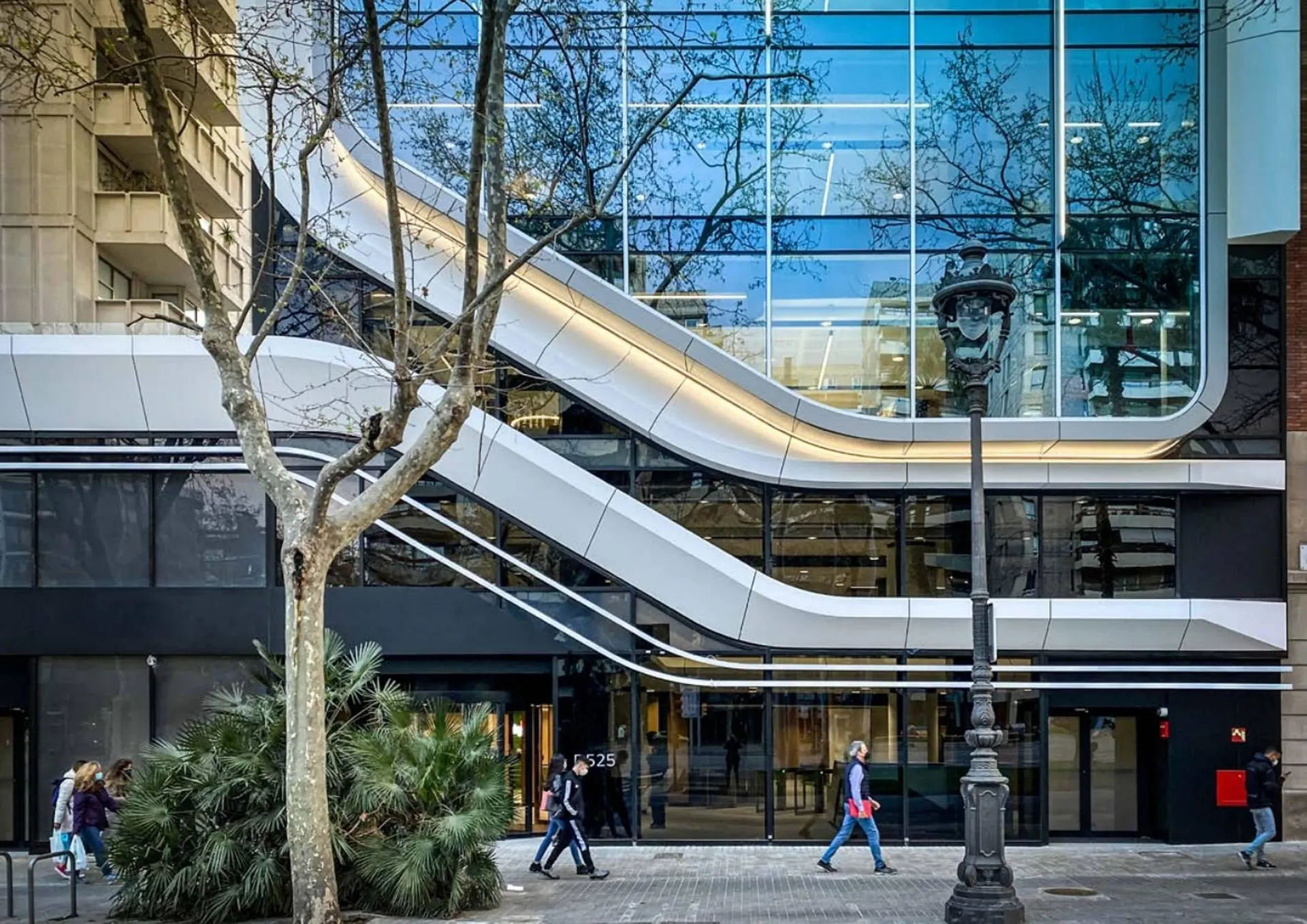 Volantino Porcelanosa da 9 aprile a 28 dicembre di 2024 - Pagina del volantino 18