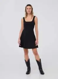 Vestito skater con scollo quadrato Nero