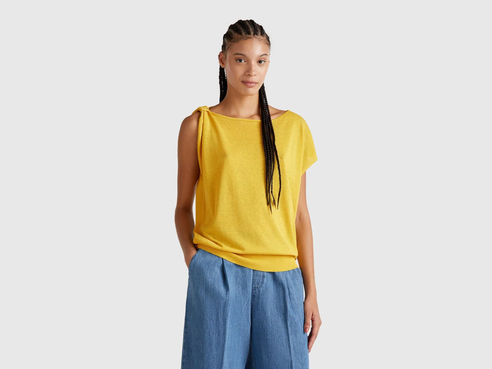 Maglia asimmetrica in misto lino