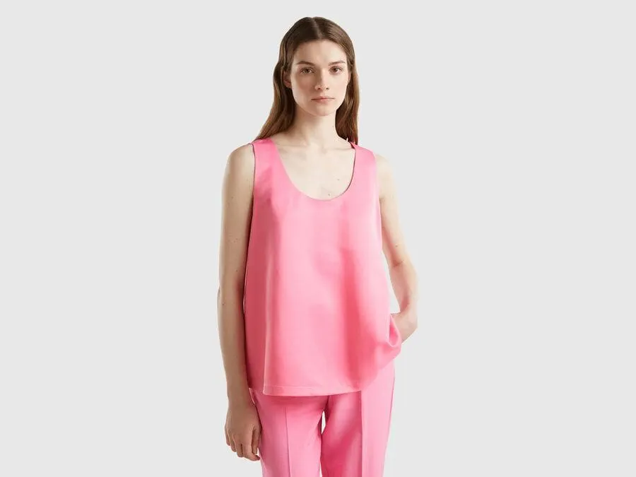 Blusa smanicata effetto satin