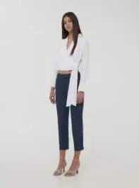 Camicia crop incrociata con nodo Bianco ottico