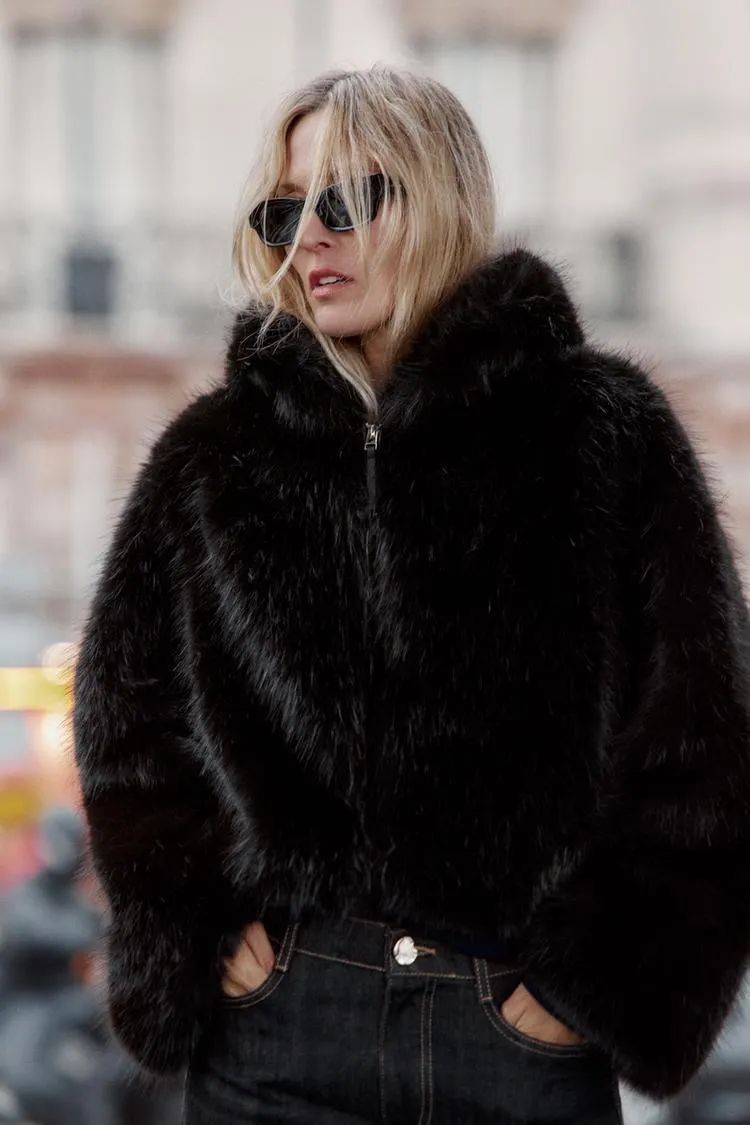 POCHI PEZZI / DAL 27.11 AL 15.01