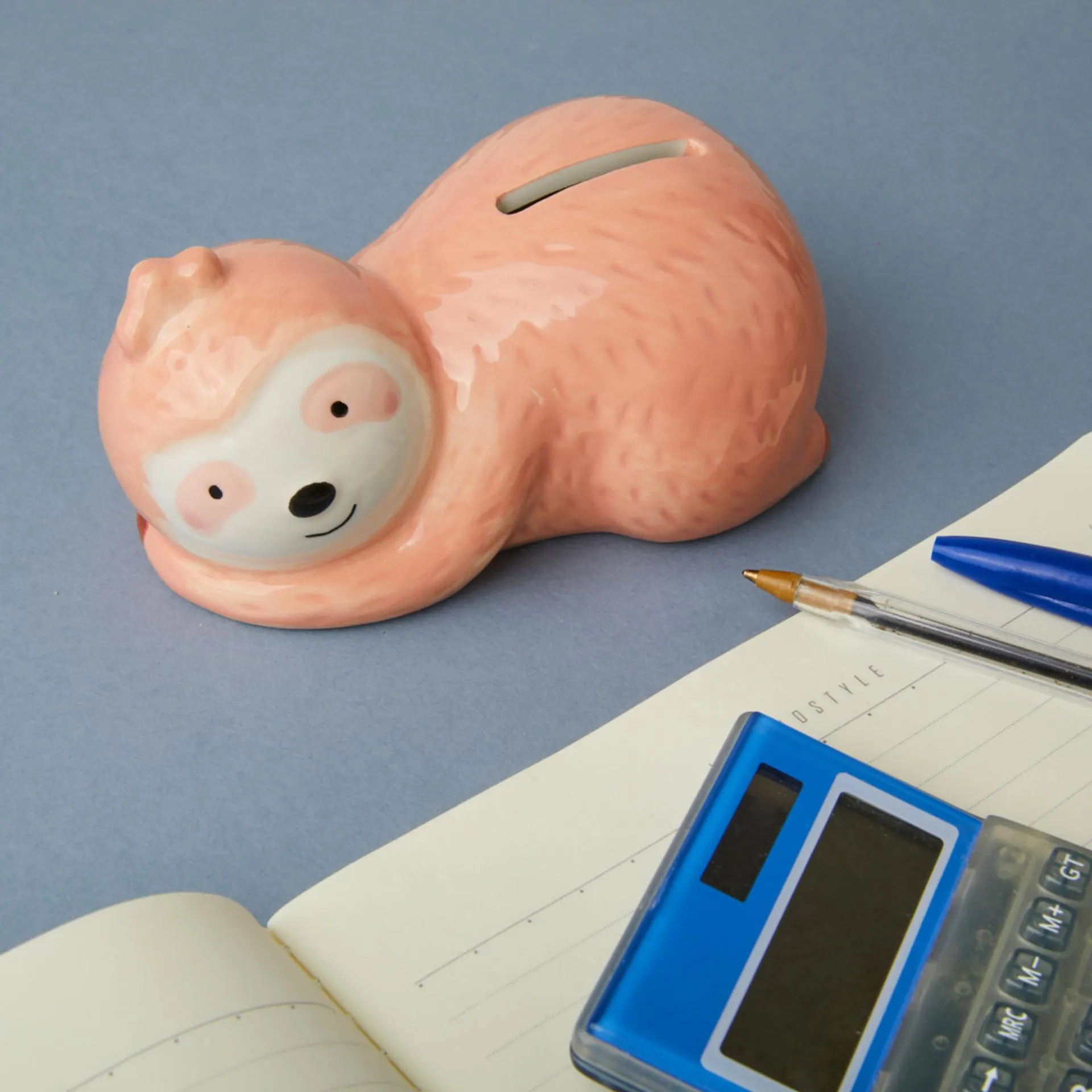 Salvadanaio In Ceramica - Bradipo Sdraiato