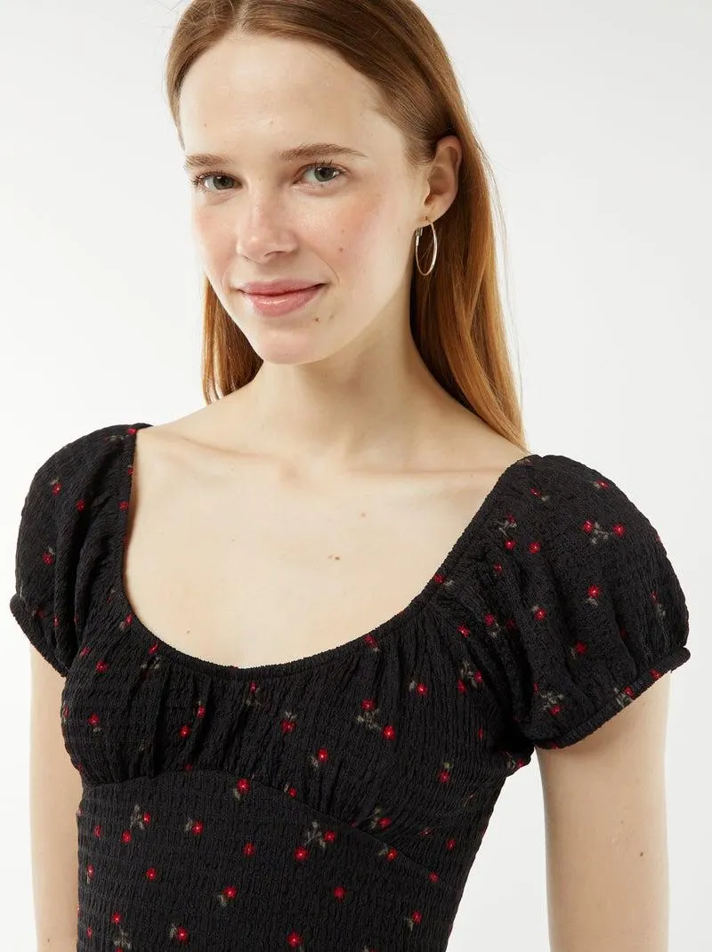 Vestito corto in tessuto goffrato a maniche corte - NERO