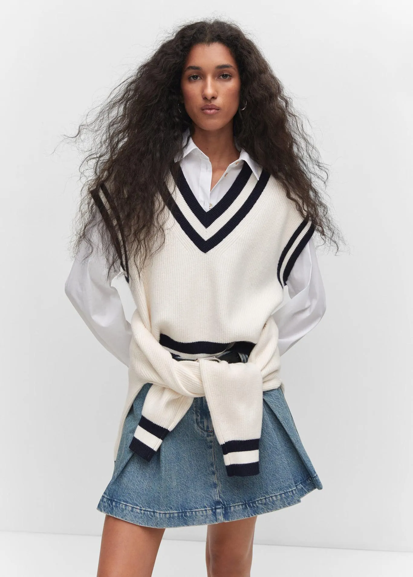 Gilet collo a V contrasto