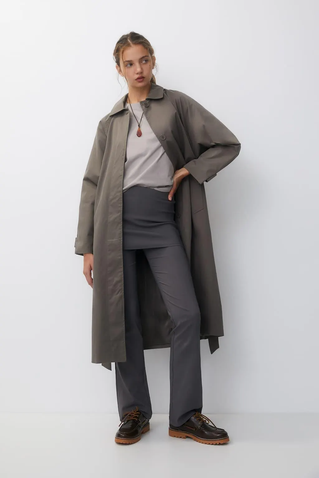 TRENCH LUNGO CON CINTURA