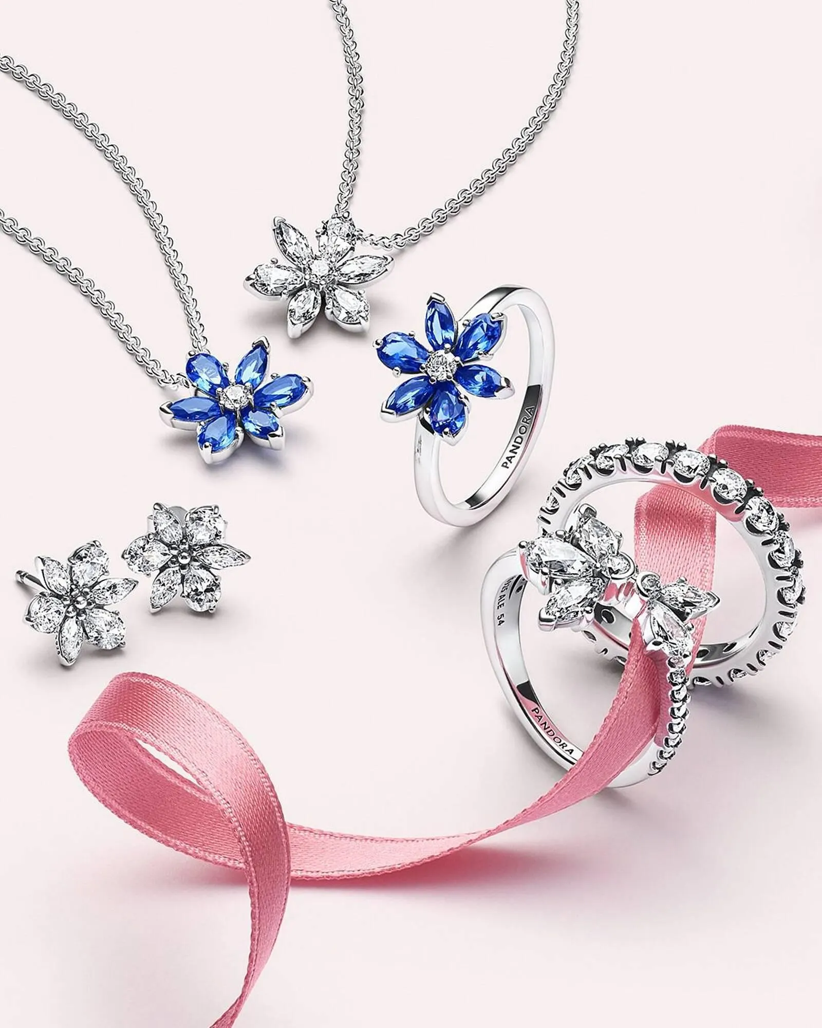 Volantino Pandora da 6 dicembre a 16 dicembre di 2023 - Pagina del volantino 1