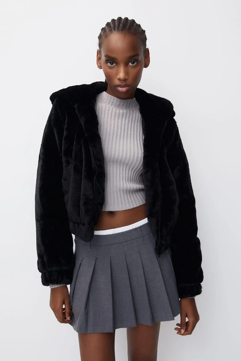 GIUBBOTTO IN PELLICCIA SINTETICA CON CAPPUCCIO