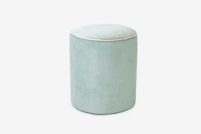 Pouf Karen verde Ø34x39 cm – Cilindrico decorativo in velluto morbido, leggero e pratico