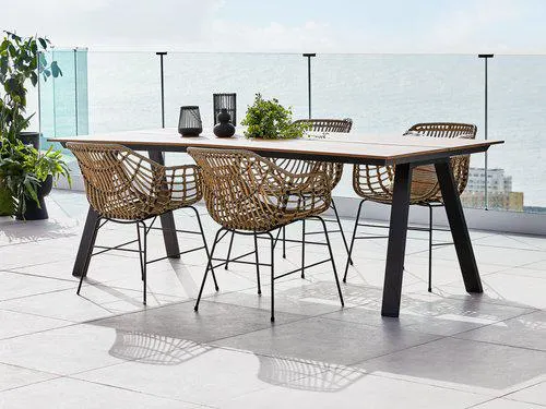 Tavolo FAUSING L220 cm + 4 Sedie ILDERHUSE naturale