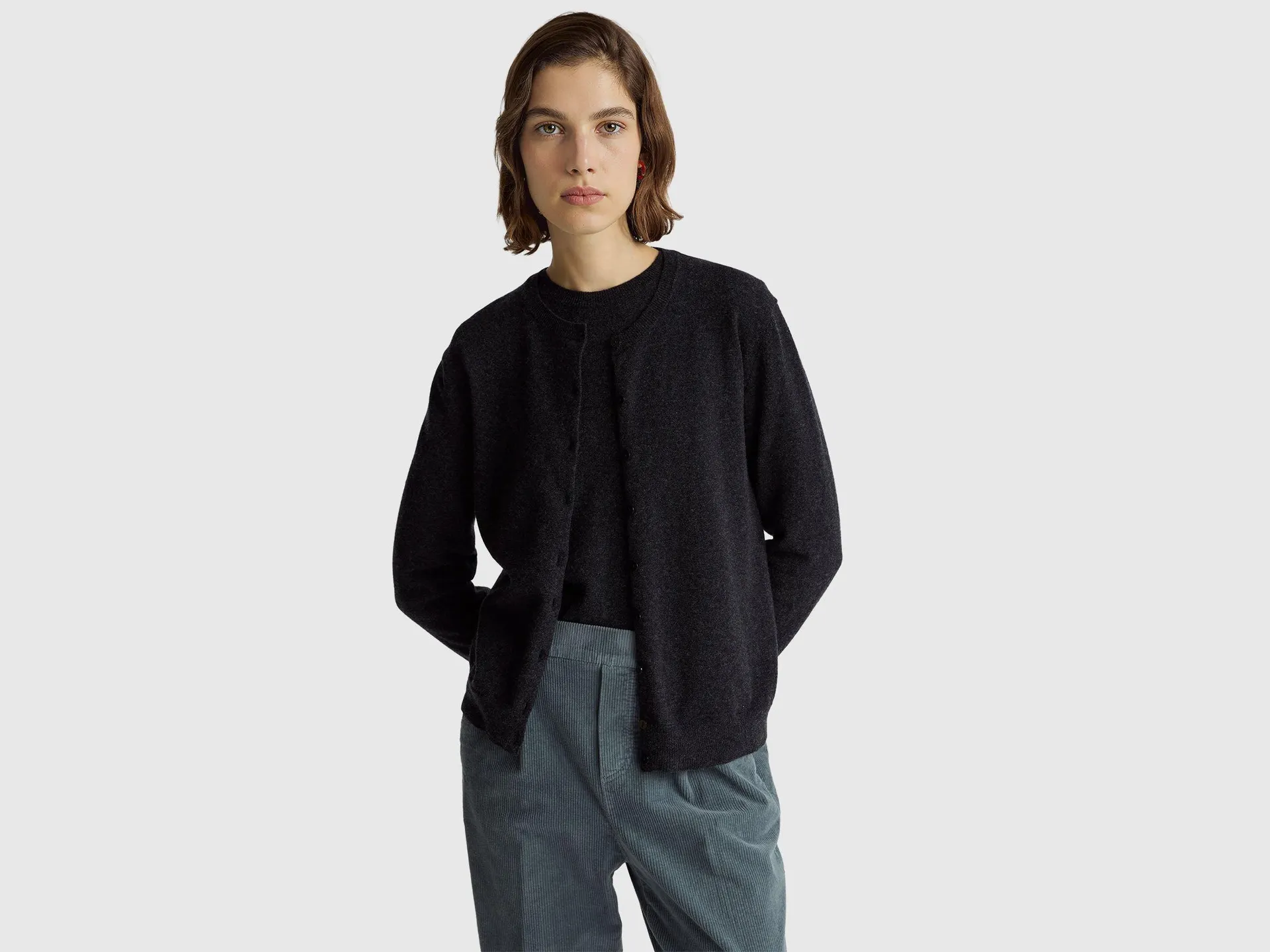 Cardigan girocollo grigio scuro in pura lana Merino