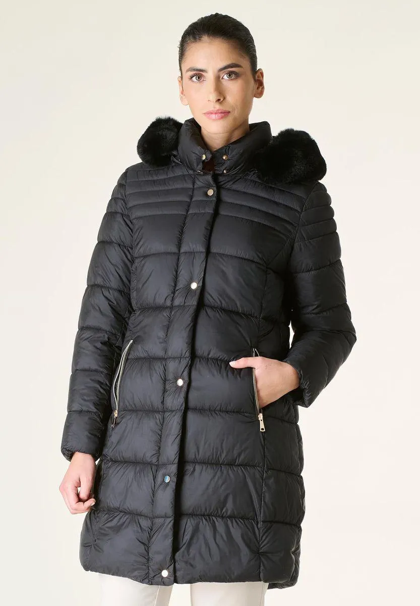 Piumino nero lungo cappuccio bordo pelo