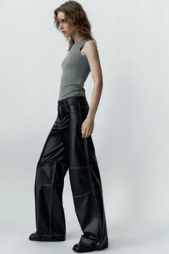 PANTALONI IN FINTA PELLE CON IMPUNTURE