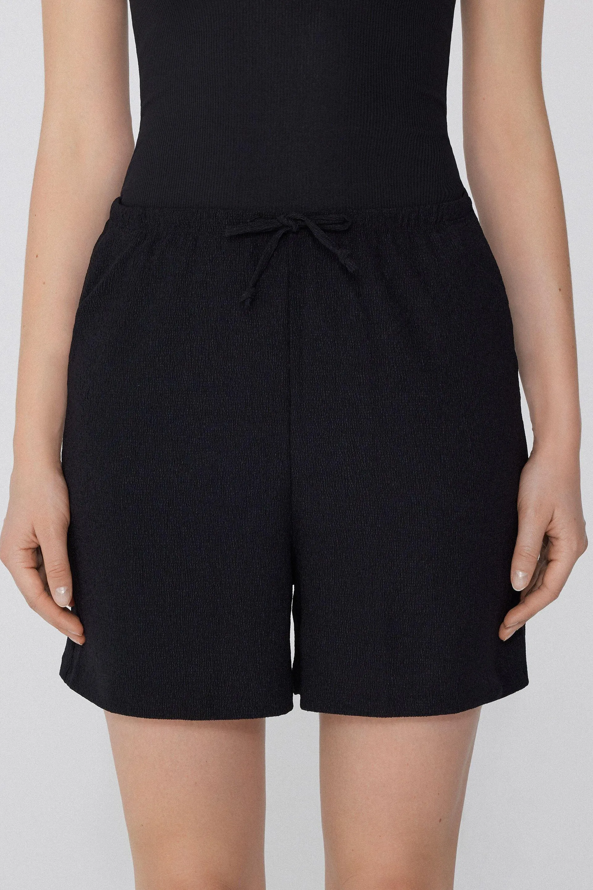 Shorts Effetto Crepe con Coulisse