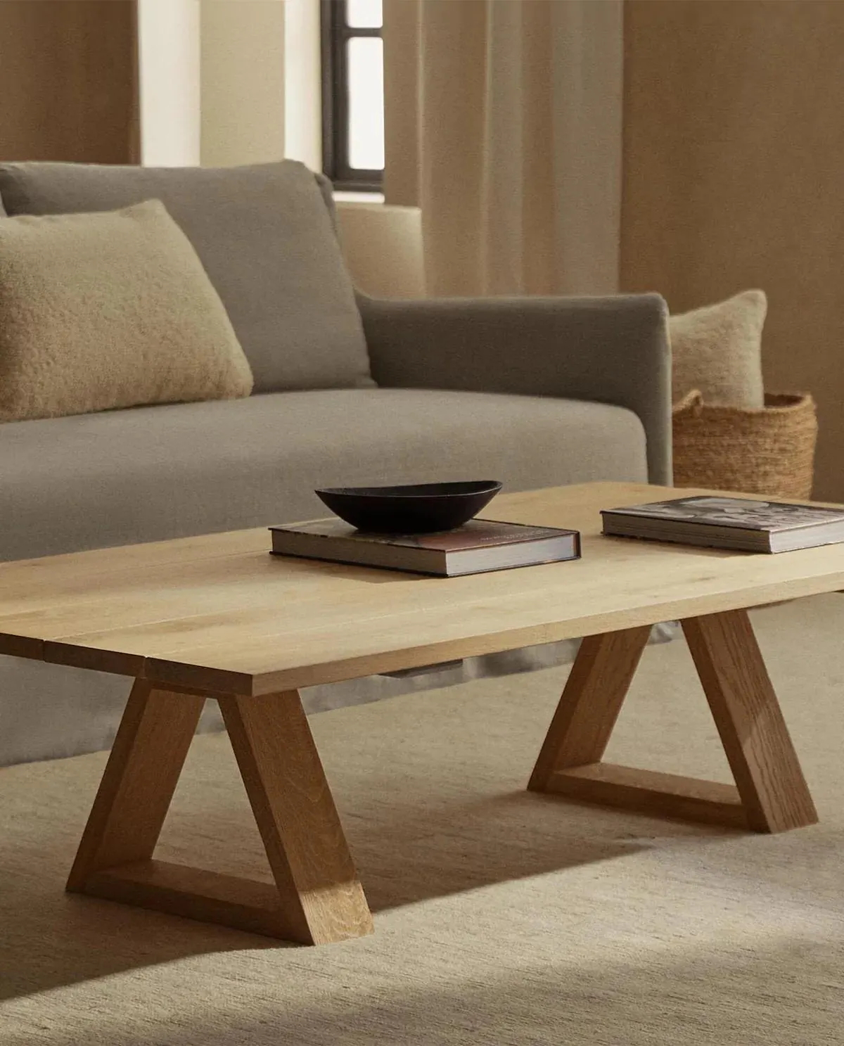 TAVOLO CENTRALE IN ROVERE