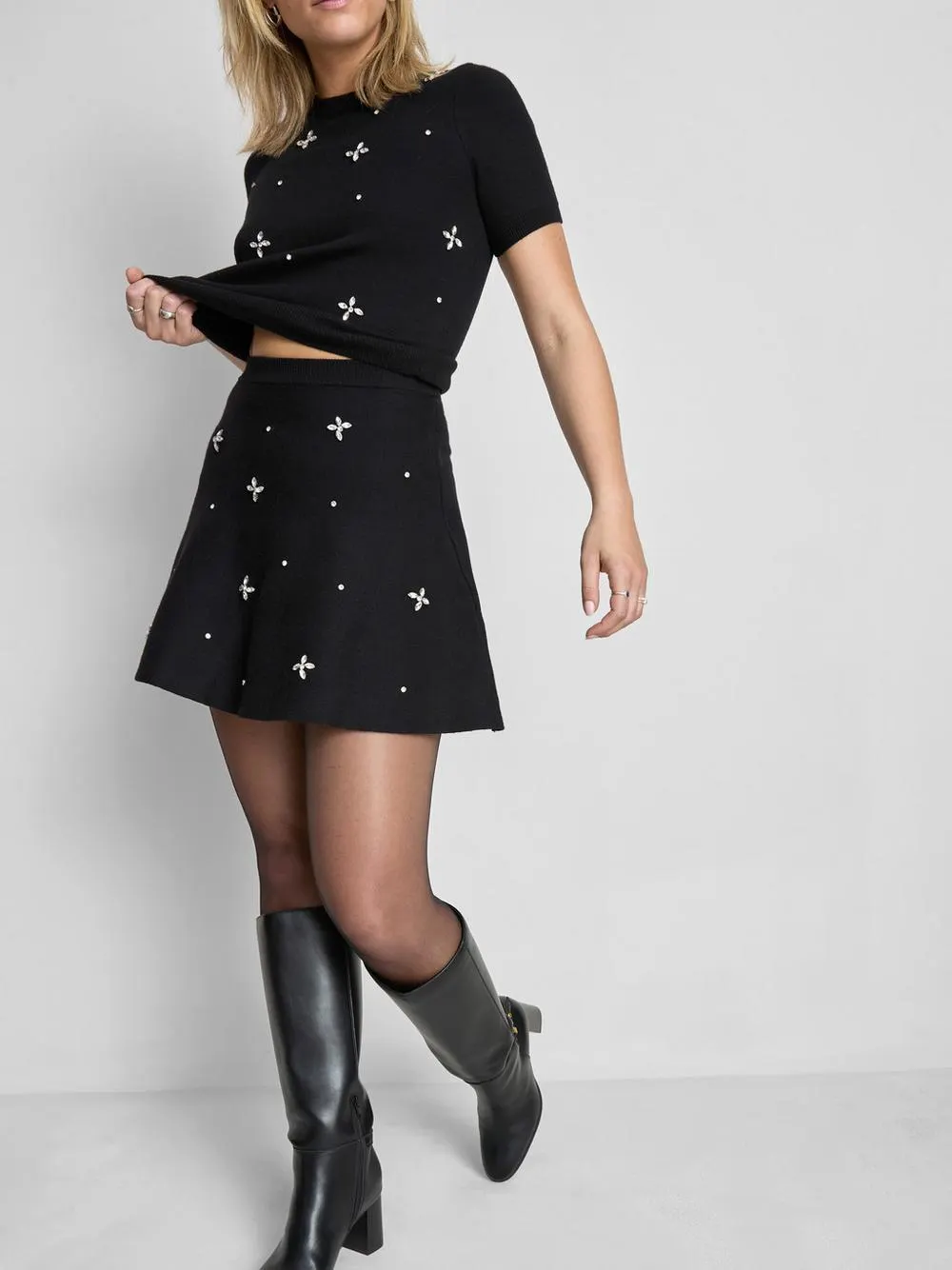 Minigonna skater ricamata