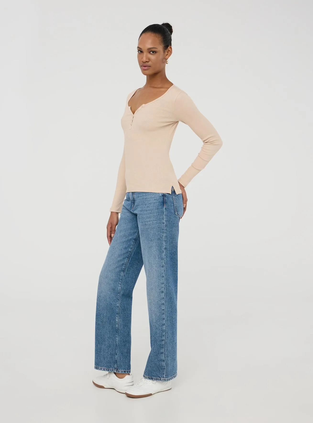 T-shirt serafino a costine Nude