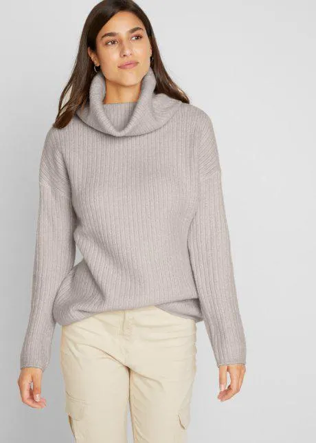 Maglione oversize con collo a ciambella