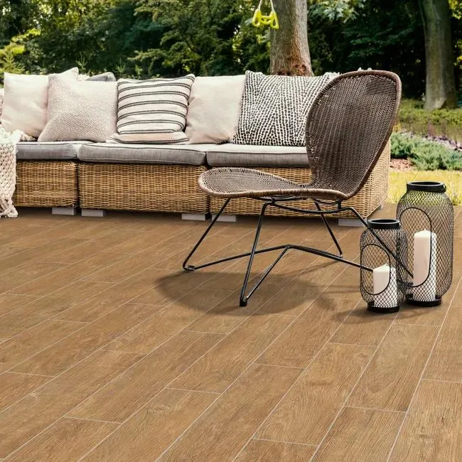 Piastrella da pavimento e rivestimento esterno 15.6 x 60.6 cm Sp. 8 mm Resort Rovere in gres porcellanato marrone traffico intenso (pei 4/5) R11 1.29 mq