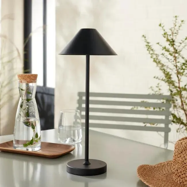 Lampada da tavolo LED moderno Malia, luce calda 320 LUMEN, INSPIRE