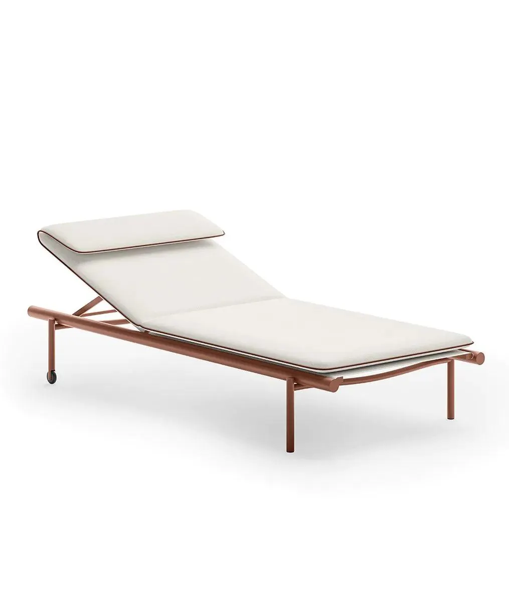 Lettino Salò impilabile in alluminio senza cuscino