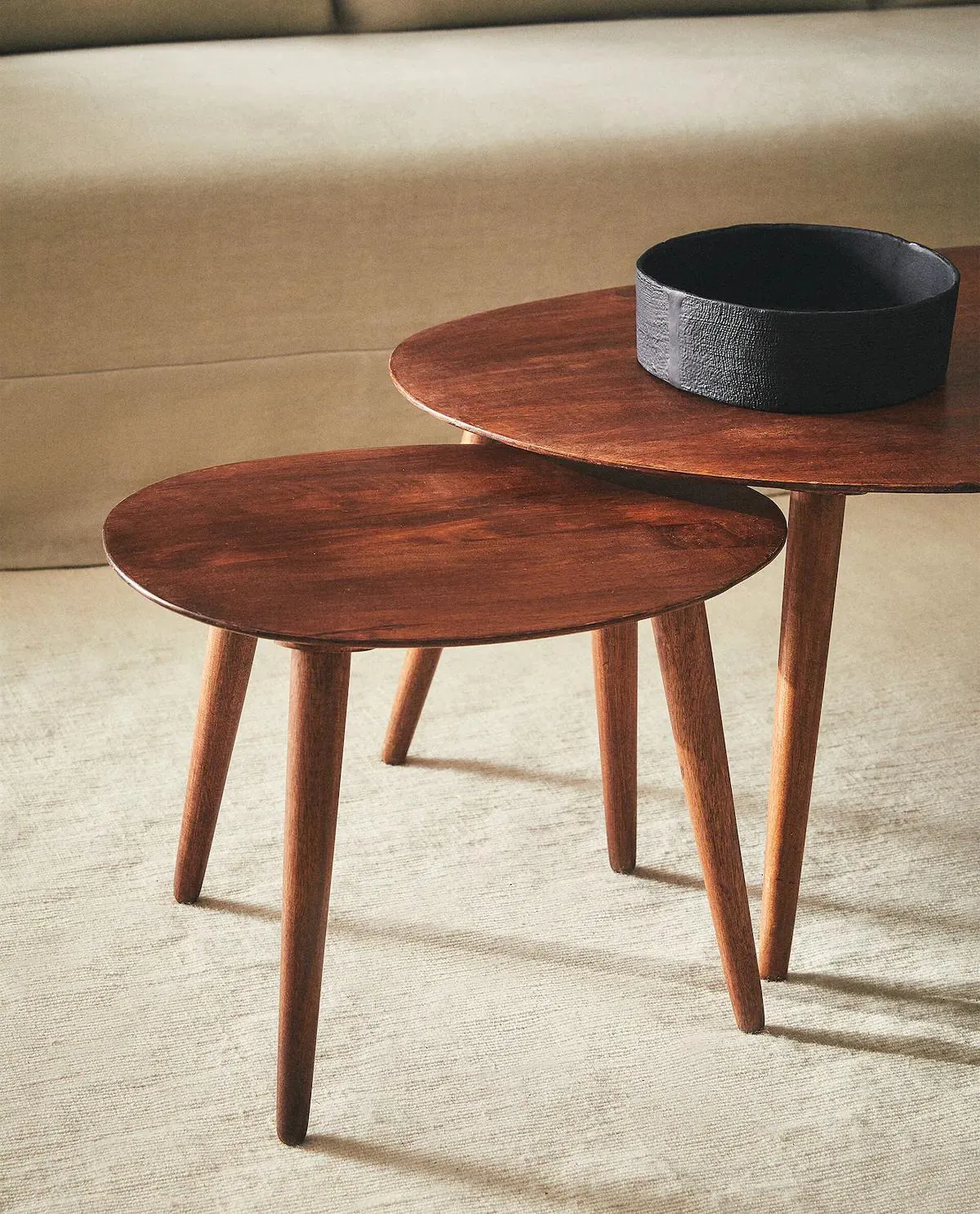 TAVOLINO IN LEGNO BISELLATO