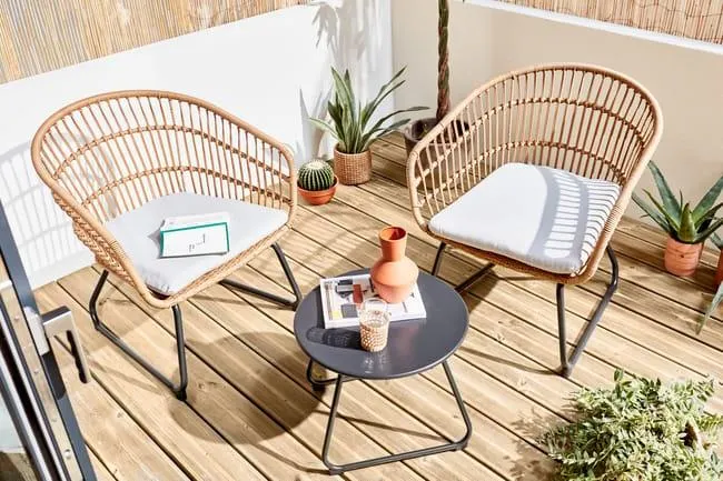 Poltrona da giardino con cuscino grigio e braccioli Timea Fix NATERIAL da 2 posti, struttura in acciaio marrone seduta in rattan sintetico marrone, L 70.5 x H 78.5 x P 67 cm, set da 2 pezzi