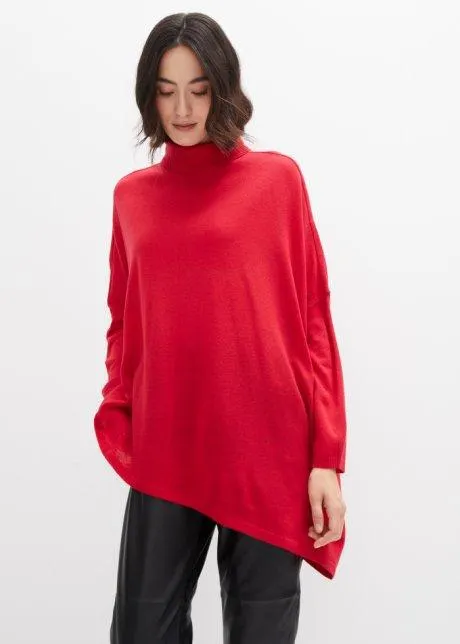 Maglione-poncho oversize dal taglio asimmetrico
