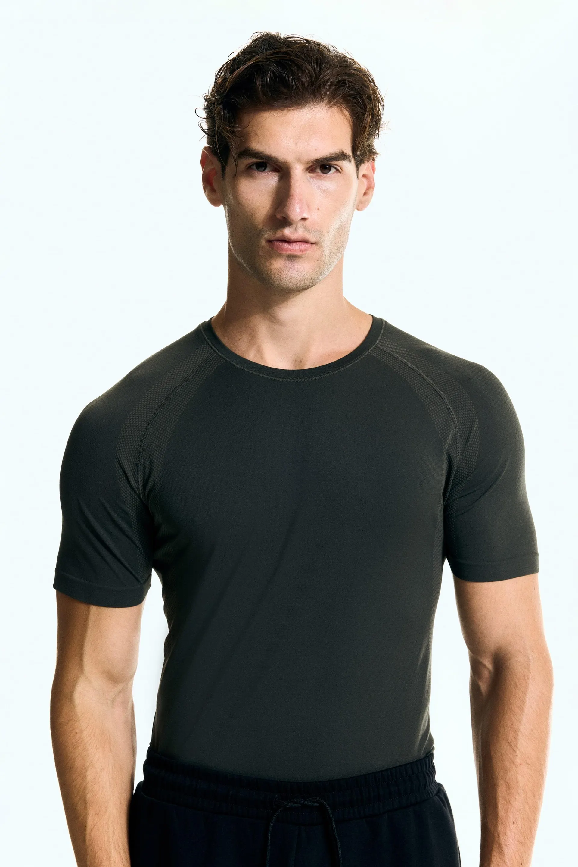 Playera deportiva Muscle Fit con DryMove™