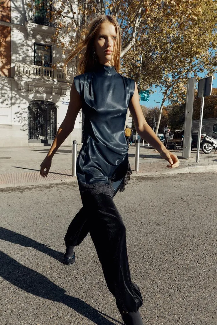 VESTIDO MINI SATINADO COMBINADO ENCAJE