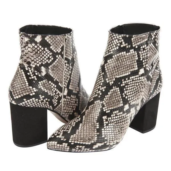 023721 Botǟ¶ðn Con Piel Grabada